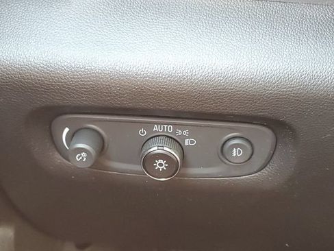 Certified 2019 Chevrolet Traverse LT w/ LT Premium Package AWD/4WD image 19