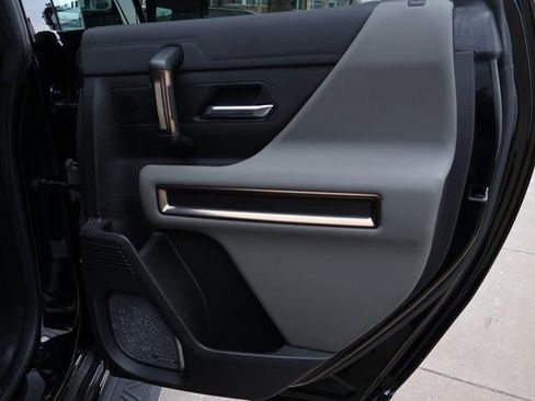 Certified 2025 GMC Hummer EV 2X AWD/4WD image 15