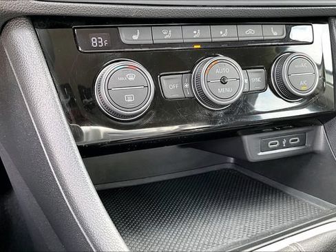 Used 2022 Volkswagen Jetta SE FWD image 15