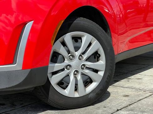 Used 2023 Kia Soul LX image 2