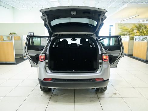 Used 2023 Jeep Compass Limited image 20