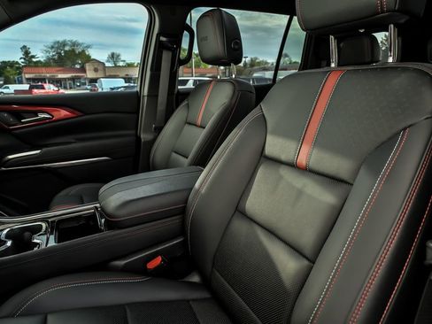 Certified 2024 Chevrolet Traverse RS w/ LPO, Floor Liner Package AWD/4WD image 16