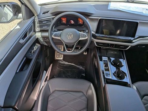 New 2026 Volkswagen Atlas Peak Edition image 18