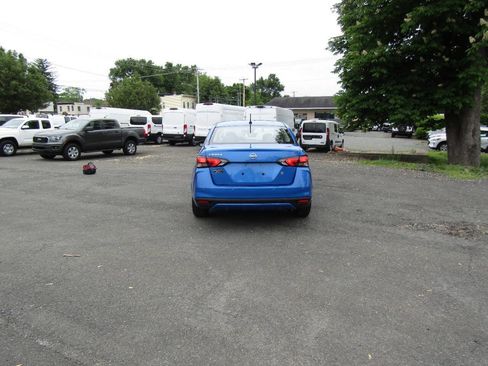 Used 2023 Nissan Versa S FWD image 5