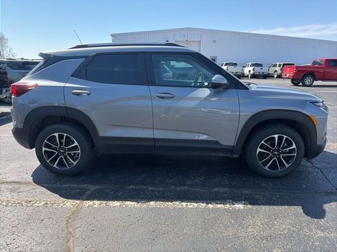 Certified 2025 Chevrolet TrailBlazer LT AWD/4WD image 2