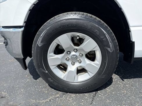 Used 2023 RAM 1500 Big Horn AWD/4WD image 10