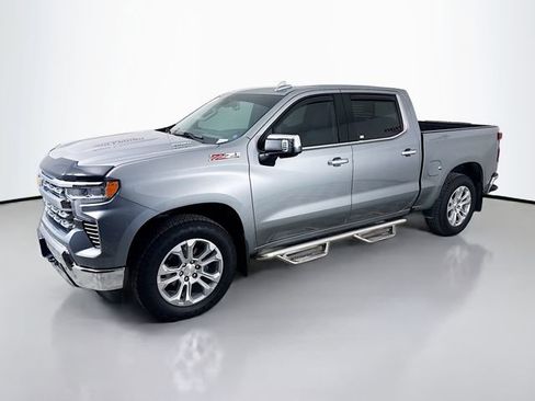 Used 2023 Chevrolet Silverado 1500 LTZ image 3