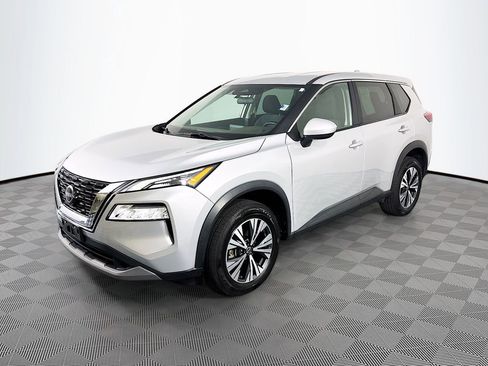 Used 2023 Nissan Rogue SV AWD/4WD image 3