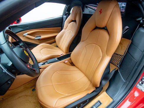 Used 2022 Ferrari F8 Tributo RWD image 11