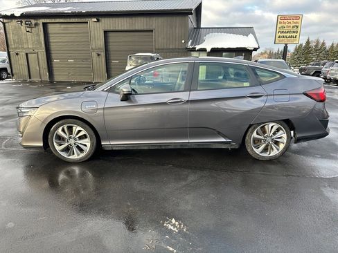 Used 2018 Honda Clarity Touring image 2