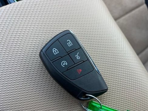 Used 2025 Chevrolet Equinox ACTIV w/ Convenience Package III FWD image 33