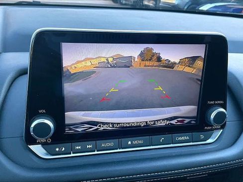 Certified 2025 Nissan Rogue SV image 25