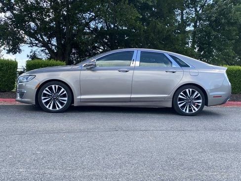 Used 2018 Lincoln MKZ Select w/ Select Plus Package AWD/4WD image 9
