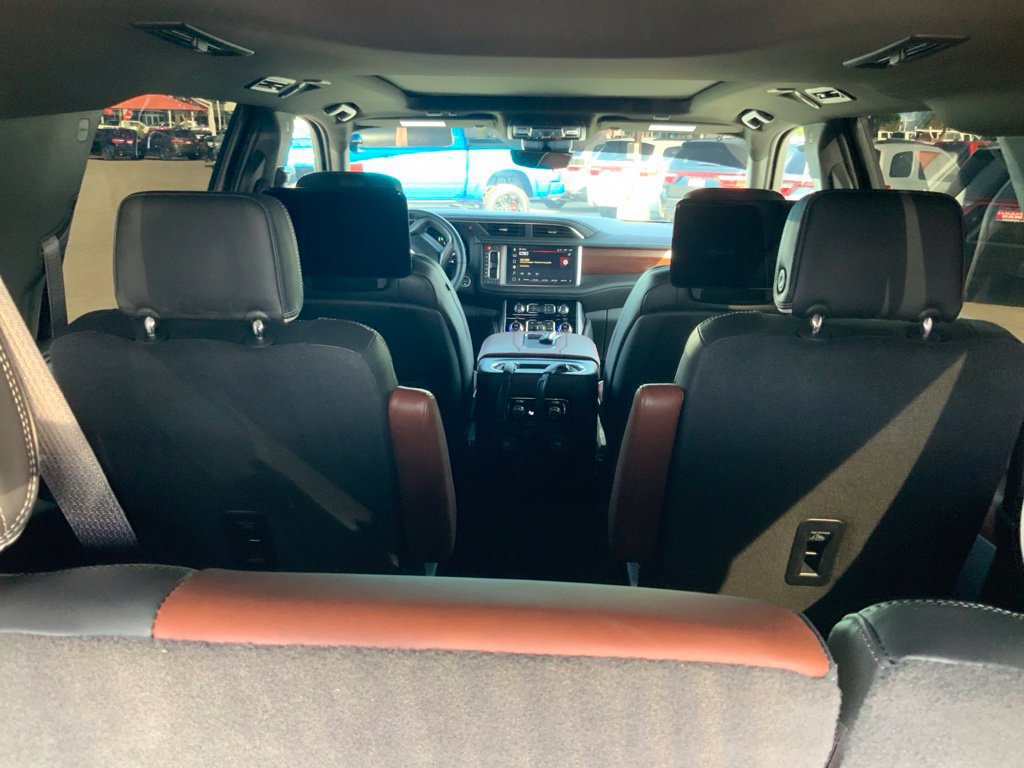 Used 2024 GMC Yukon XL Denali Ultimate AWD/4WD image 9