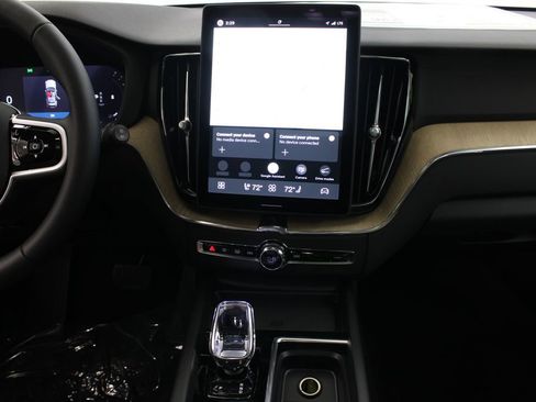 New 2026 Volvo XC60 B5 Plus w/ Protection Package Premier AWD/4WD image 23