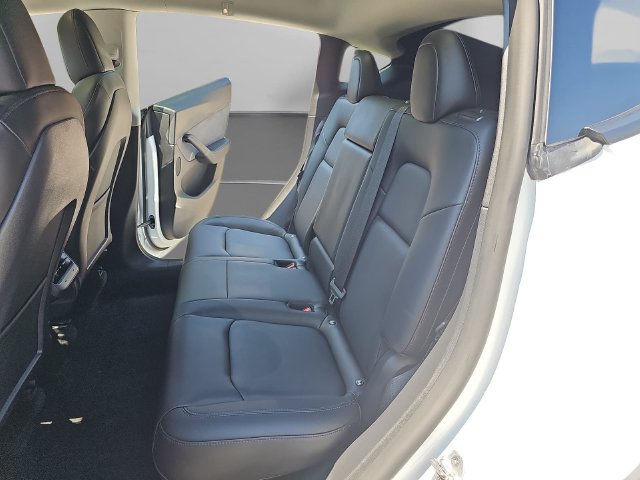 Used 2022 Tesla Model Y Performance AWD/4WD image 34