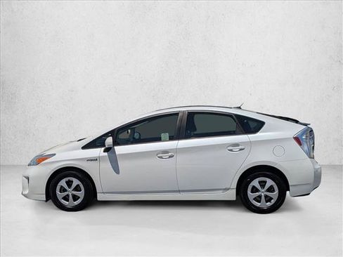 Used 2014 Toyota Prius Three w/ Solar Roof Package FWD image 9