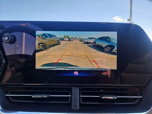 Used 2024 Chevrolet Trax LT w/ Driver Confidence Package FWD image 21