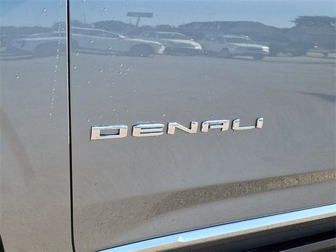 New 2026 GMC Yukon XL Denali image 10