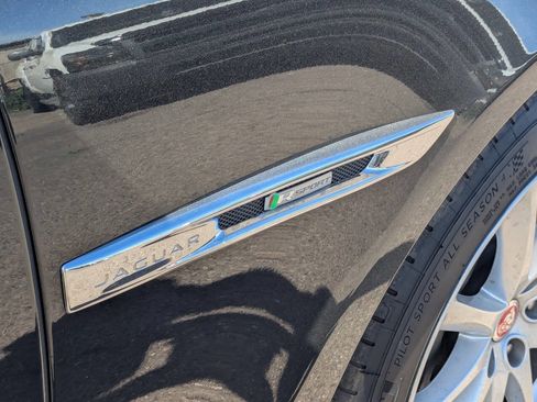 Used 2019 Jaguar XJ R-Sport image 9