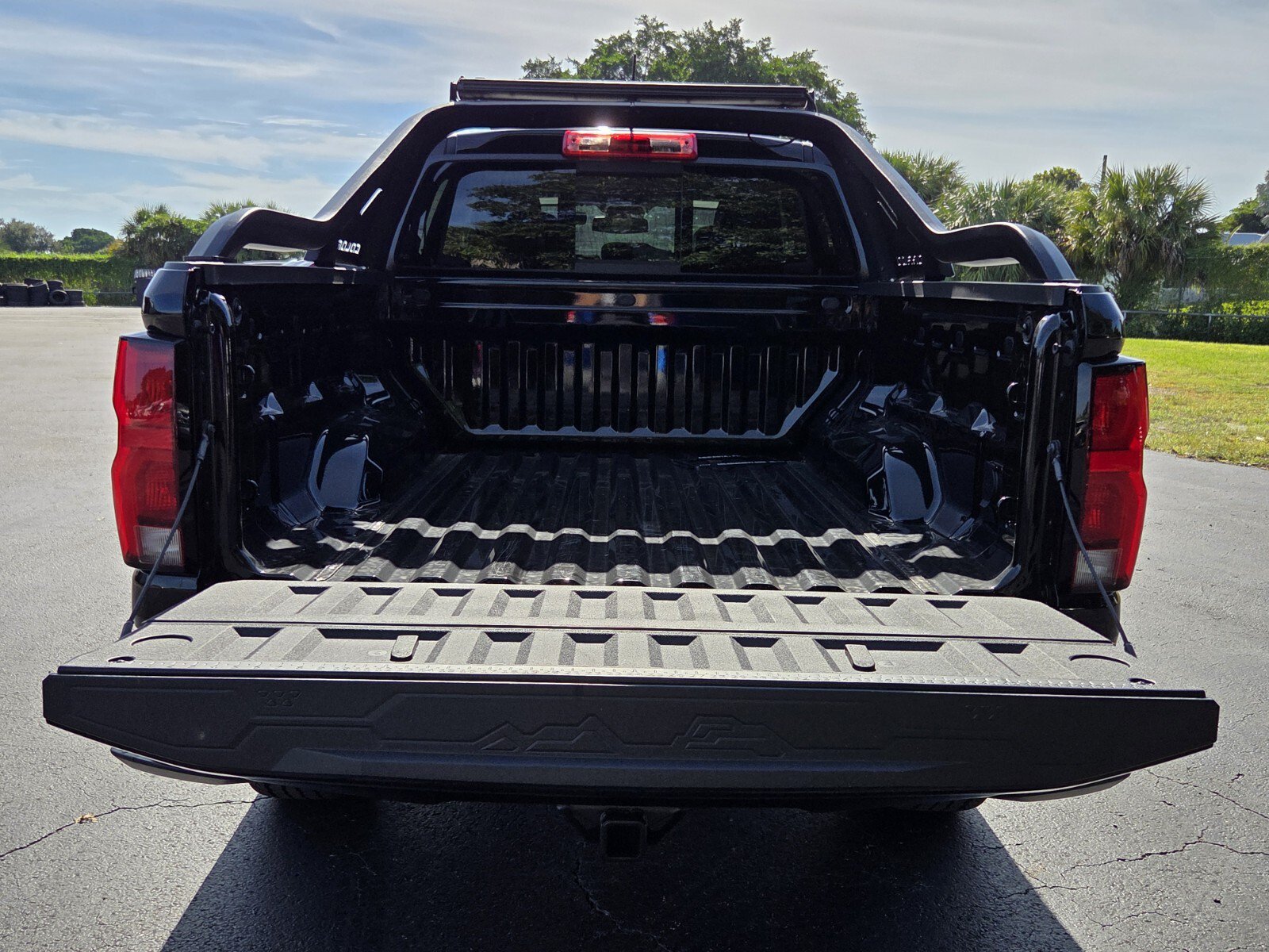 New 2026 Chevrolet Colorado Z71 w/ Midnight Edition AWD/4WD image 13