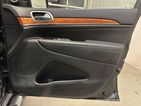 Used 2012 Jeep Grand Cherokee Overland image 21