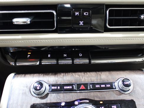 Used 2021 Lincoln Aviator Reserve w/ Equipment Group 201A AWD/4WD image 19