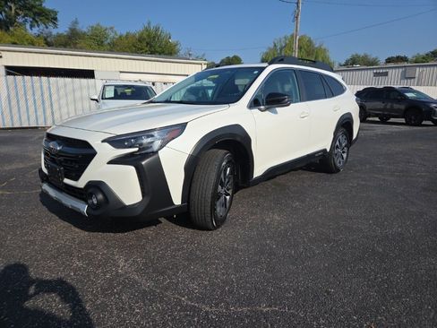 Used 2023 Subaru Outback Limited image 3