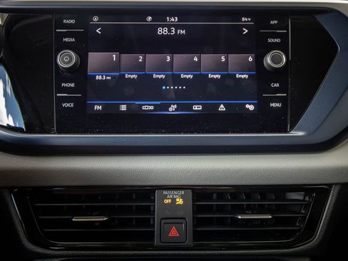 Used 2023 Volkswagen Taos SE w/ Panoramic Sunroof Package FWD image 40