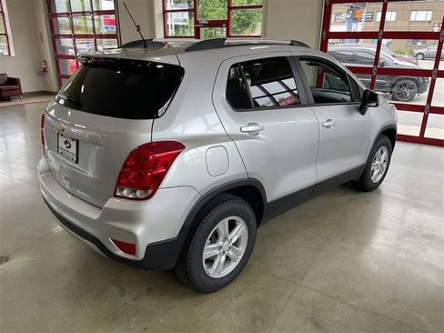 Used 2022 Chevrolet Trax LT w/ Driver Confidence Package AWD/4WD image 7