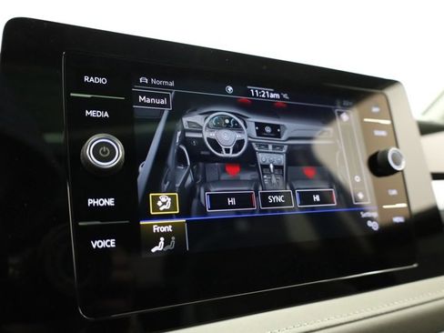 New 2026 Volkswagen Taos SE image 18