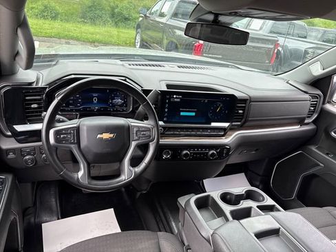 Certified 2024 Chevrolet Silverado 1500 LT AWD/4WD image 13