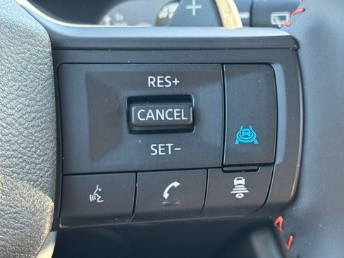 Certified 2025 Nissan Rogue SV image 19