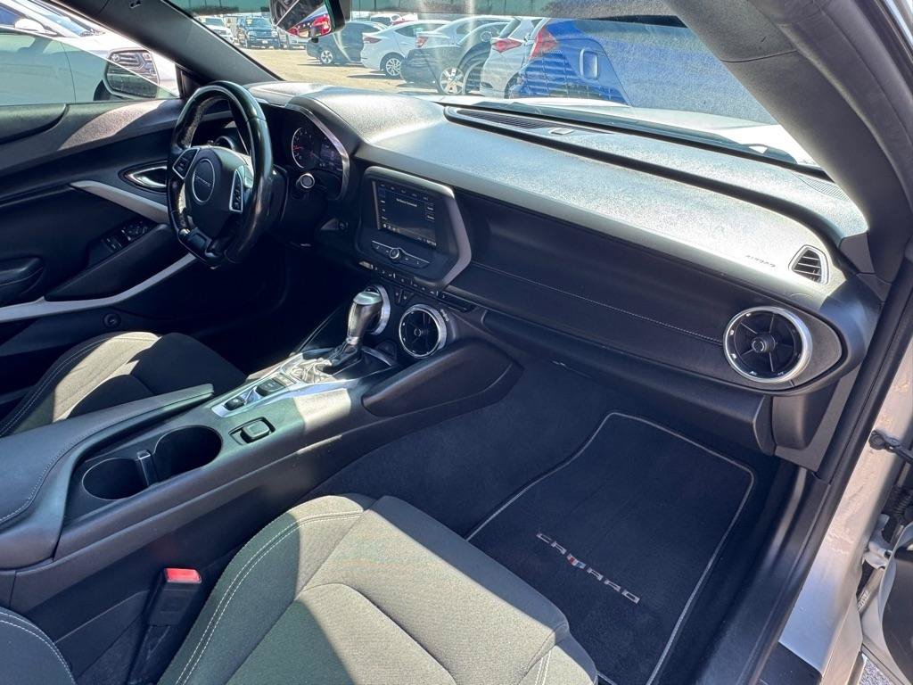 Used 2019 Chevrolet Camaro LT RWD image 13