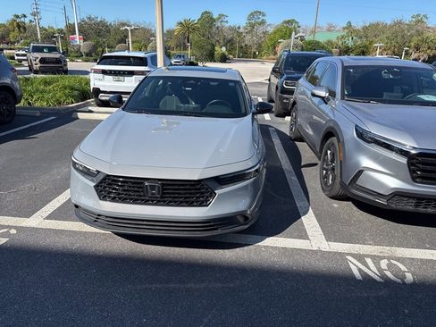 Used 2023 Honda Accord Sport image 15