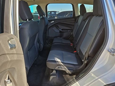 Used 2019 Ford Escape SE image 16