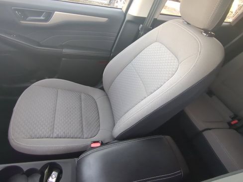 Used 2022 Ford Escape SE w/ Convenience Package image 16