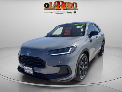 Used 2025 Honda HR-V Sport image 3