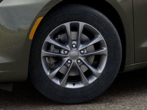 New 2027 Chrysler Pacifica Select FWD image 4