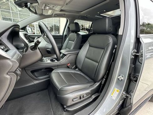 Certified 2023 GMC Acadia SLT FWD image 19