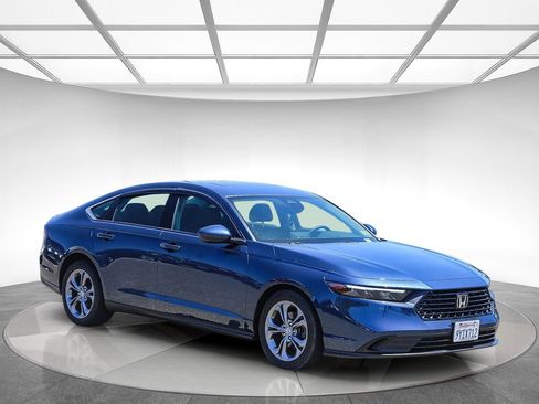 Used 2024 Honda Accord EX image 4