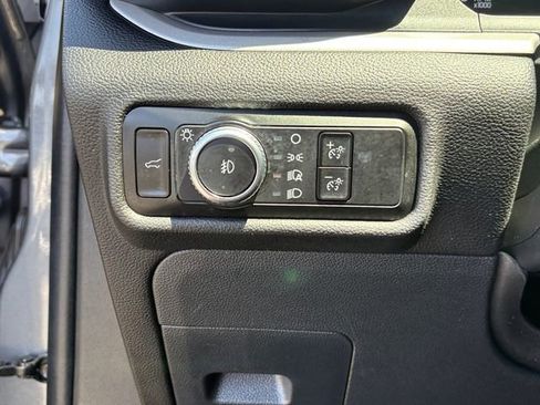 Used 2023 Ford Explorer XLT w/ Equipment Group 202A RWD image 28