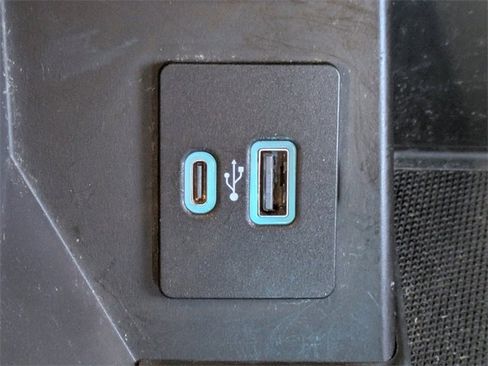 Used 2021 Ford F150 Lariat w/ Equipment Group 502A High image 27