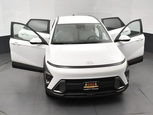 Used 2024 Hyundai Kona SEL FWD image 10