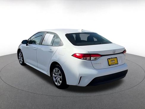 Used 2025 Toyota Corolla LE FWD image 9