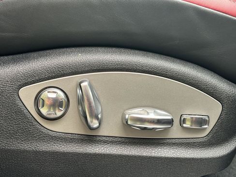 Used 2023 Porsche Macan S AWD/4WD image 34