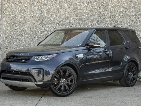 Used 2017 Land Rover Discovery HSE AWD/4WD image 6