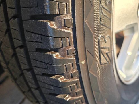 Used 2010 Ford Escape XLT image 27