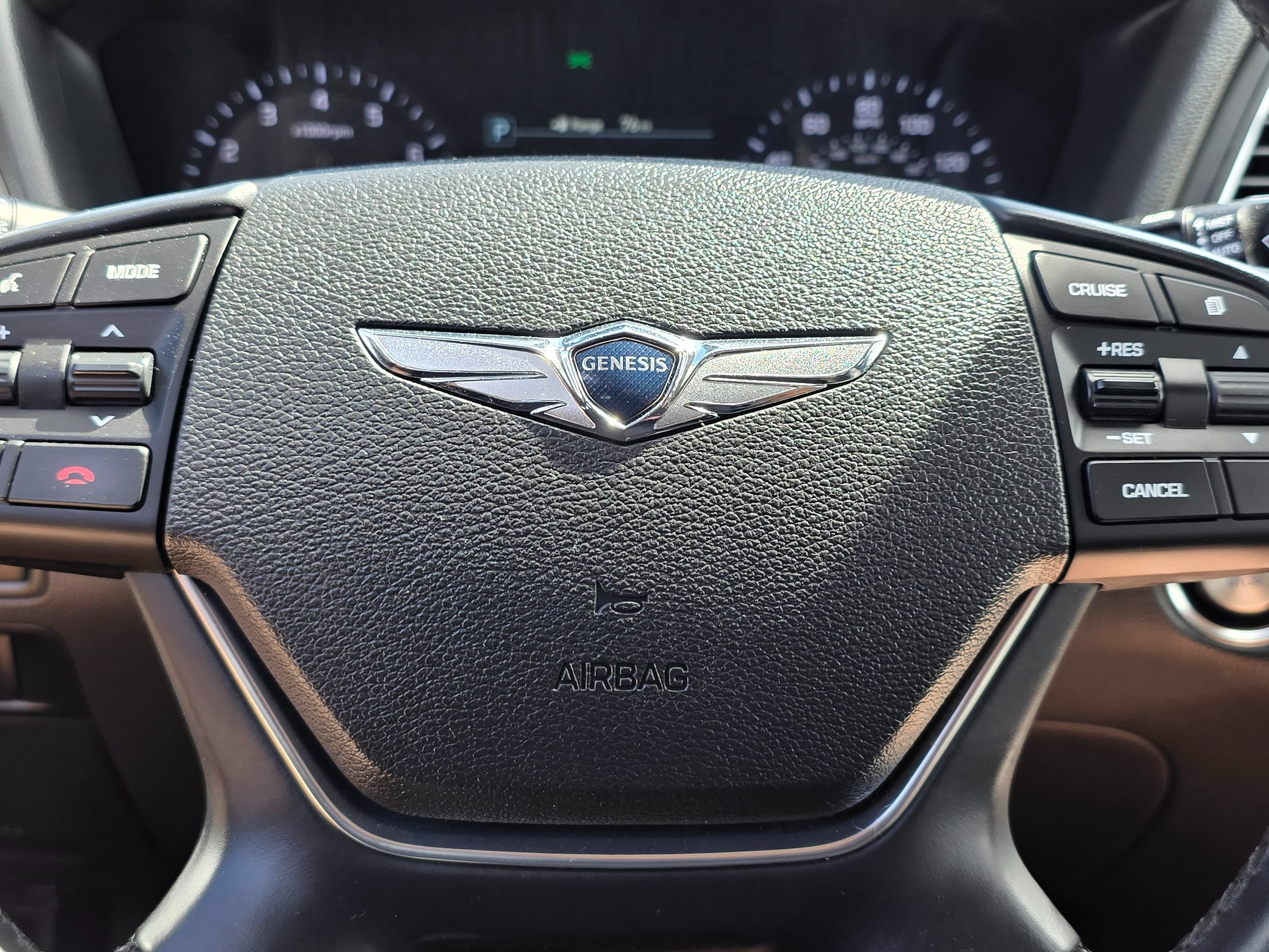 Used 2018 Genesis G80 3.8 RWD image 26