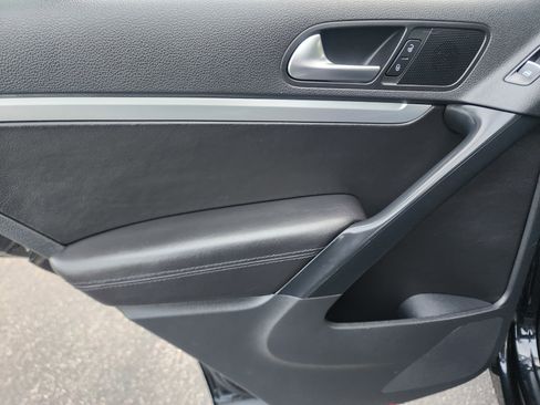 Used 2016 Volkswagen Tiguan R-Line FWD image 20